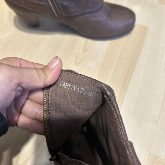 Spring Step Dark Brown Ankle Heeled Bootie Size 37 - Picture 6 of 7